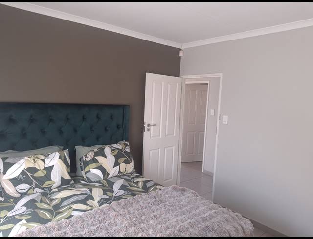 2 BEDROOM FREEHOLD FOR SALE IN DAWN PARK